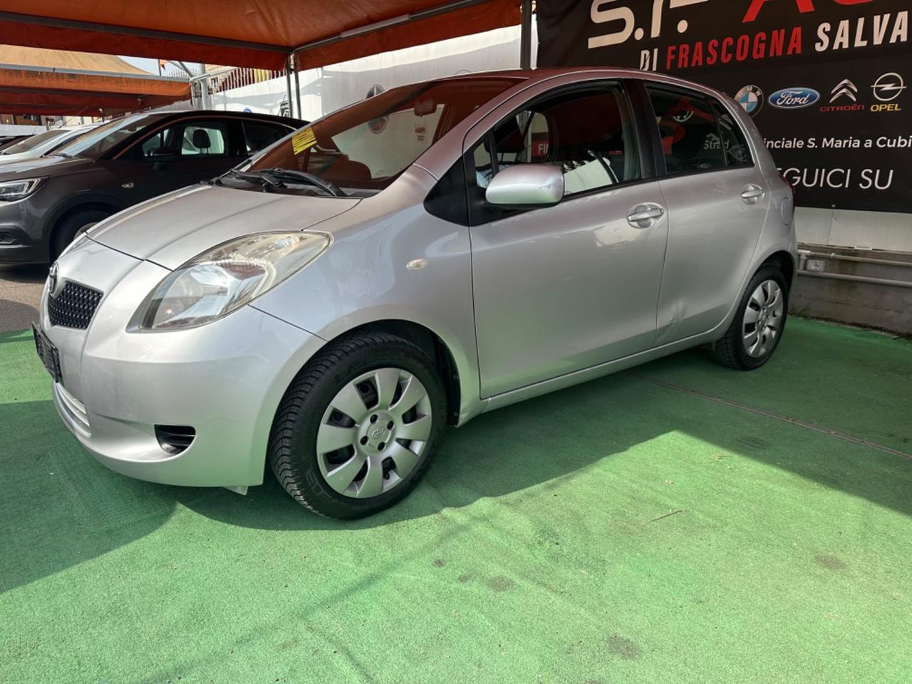 Toyota Yaris 1.0 5 porte Sol