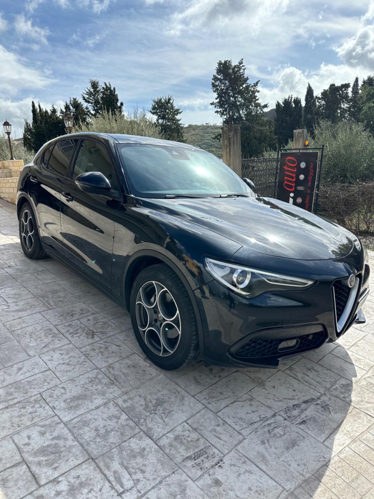 Alfa Romeo Stelvio 2.2 Turbodiesel 160 CV AT8 RWD Sport-Tech