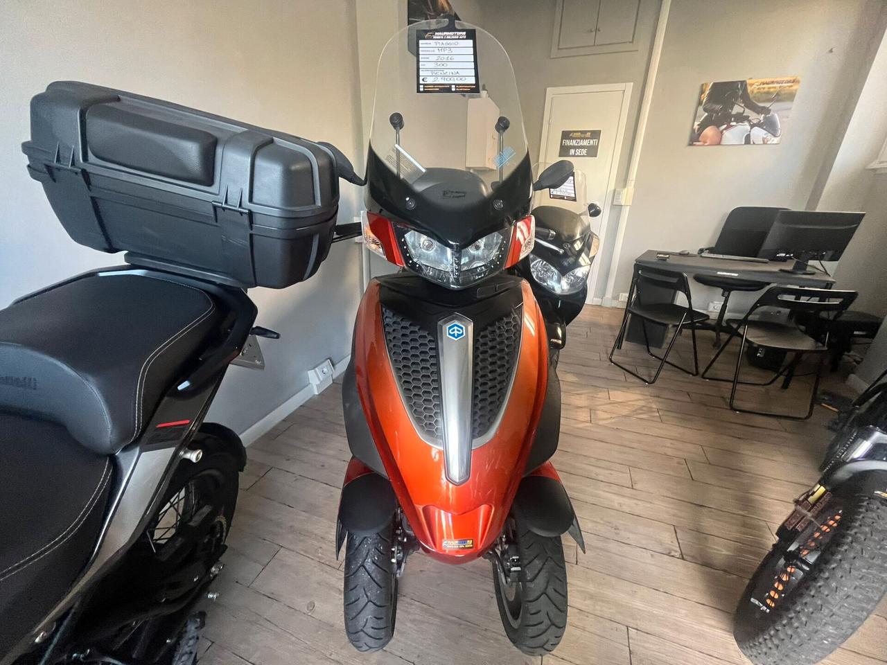PIAGGIO MP3 300