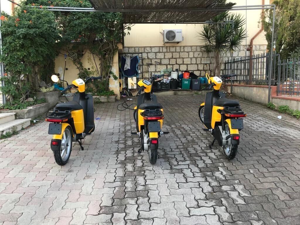 ASKOLL ES2 YELLOW 50 CC ELETTRICO ANNO 2018/19 ( MADE IN ITALY ) A PARTIRE DA € 400,00 CON ACQUISTO MINIMO 10 PEZZI