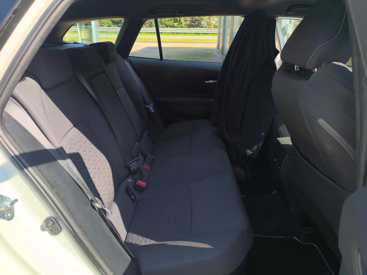 Toyota Corolla Touring Sports 2.0 Hybrid Business