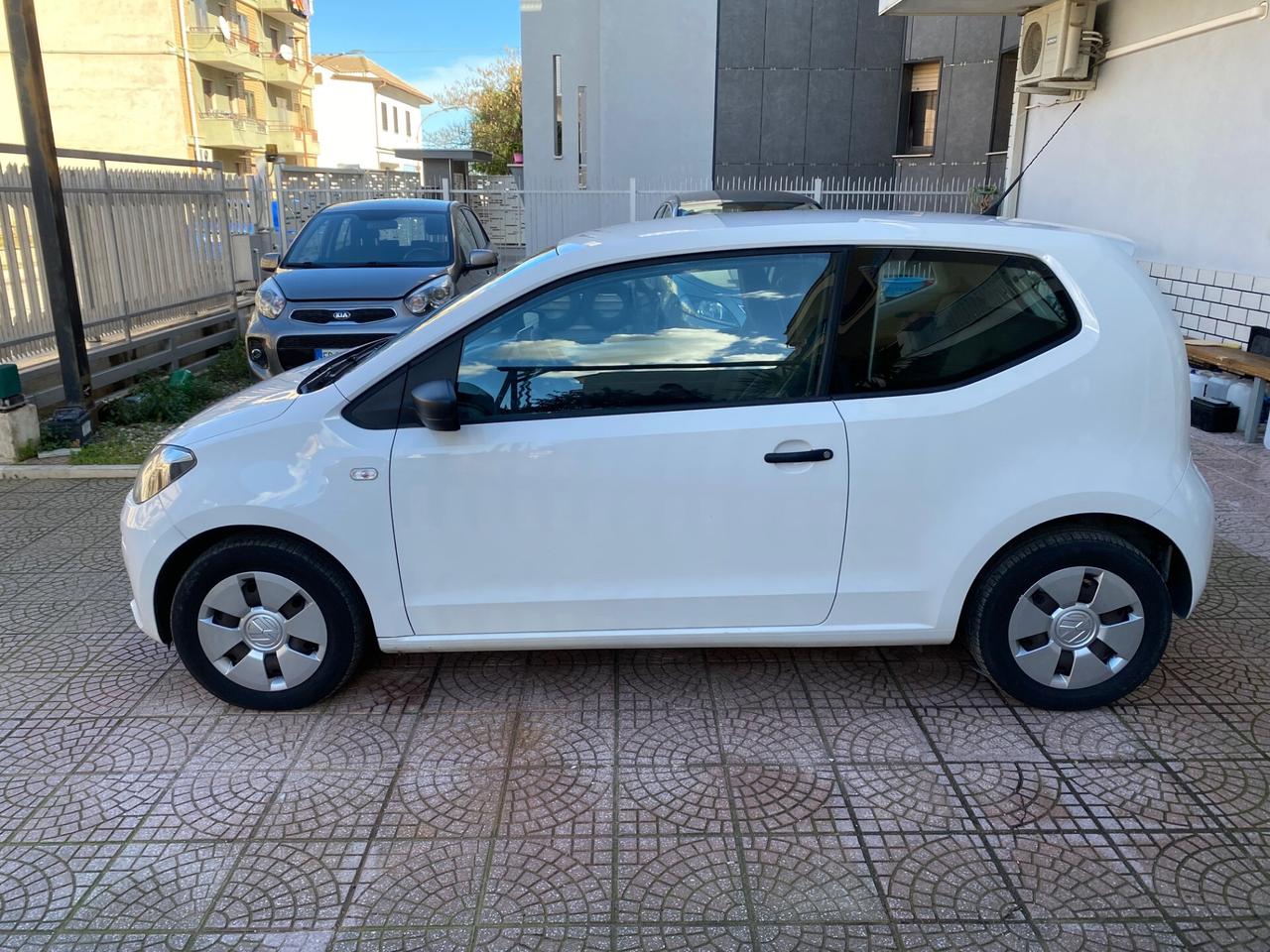 Volkswagen up! 1.0 3p. take
