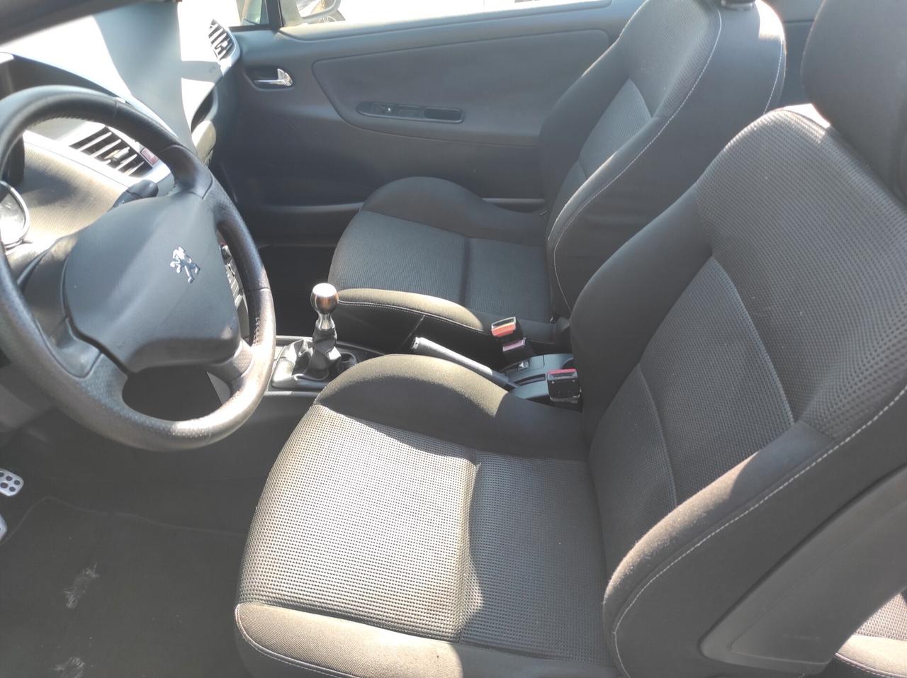 Peugeot 207 1.6 HDi 110CV CC Tecno