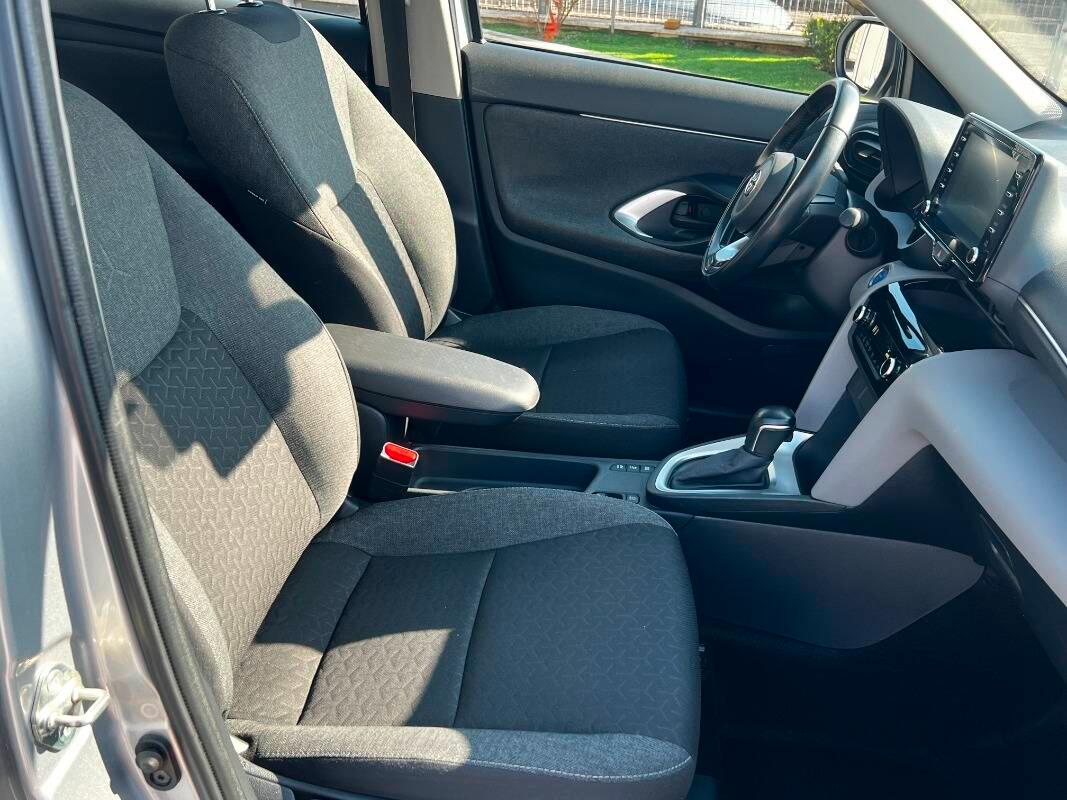 Toyota Yaris Cross 1.5h Business fwd 116cv e-cvt