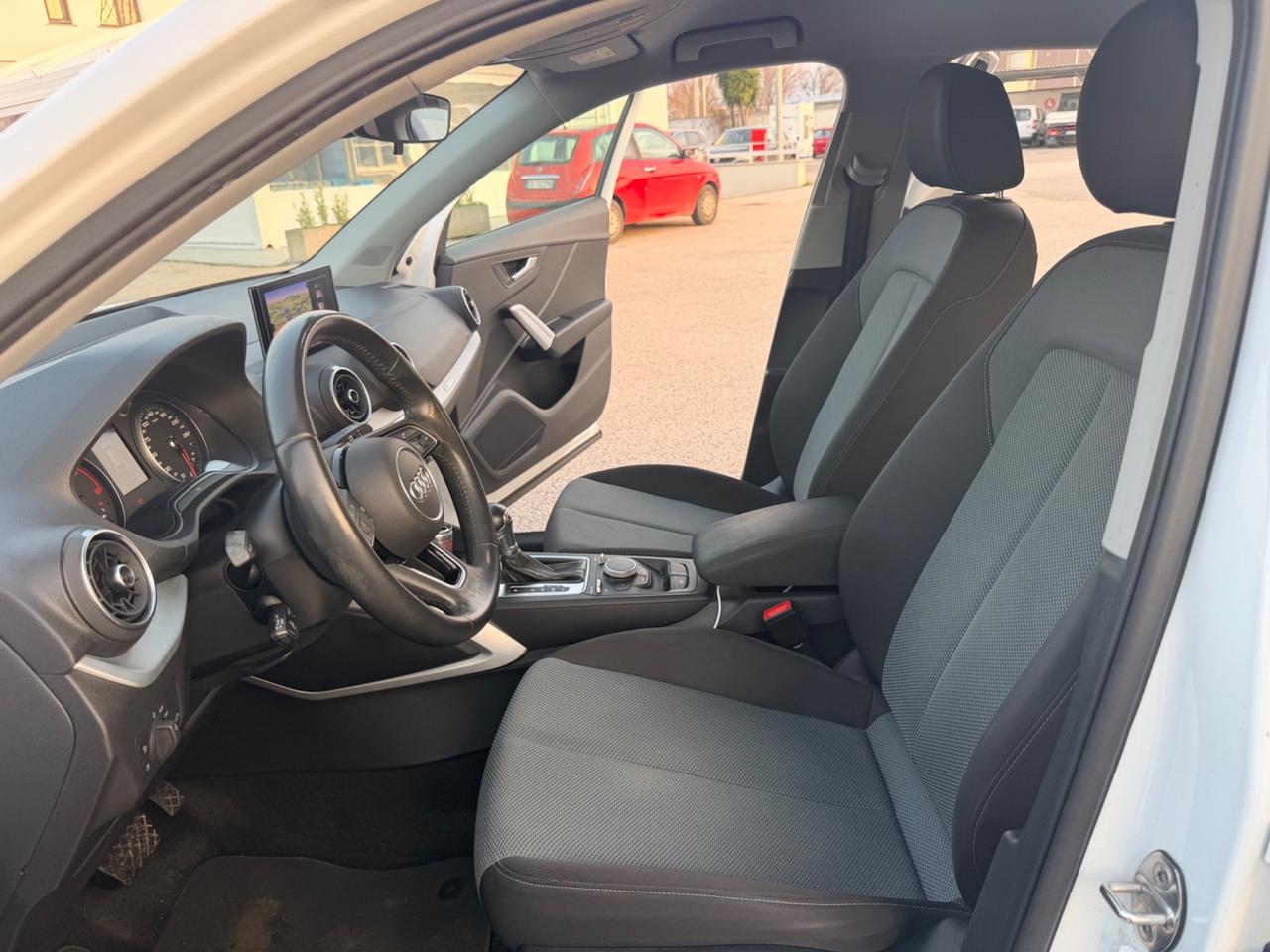 Audi Q2 30 TDI Business Design