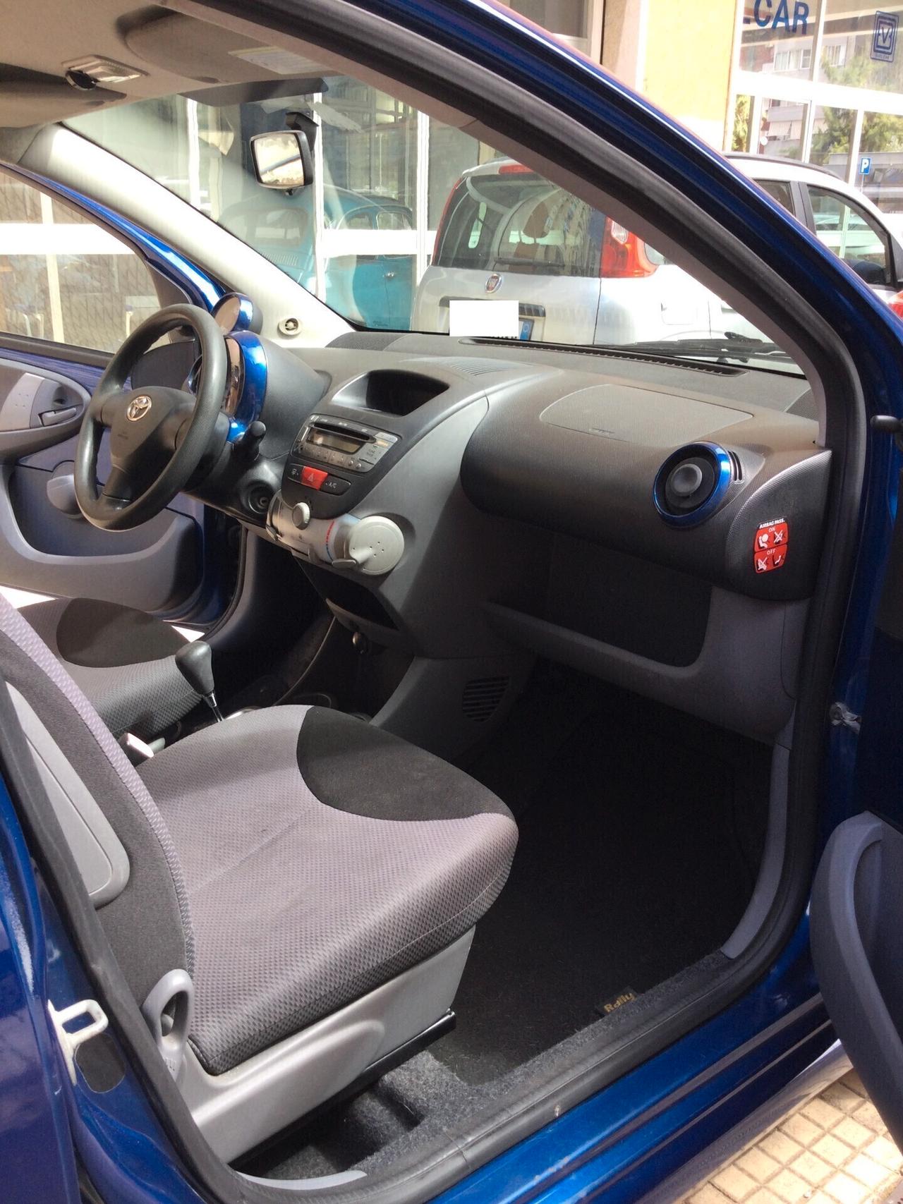 Toyota Aygo 1.0 12V VVT-i 5 porte Sol