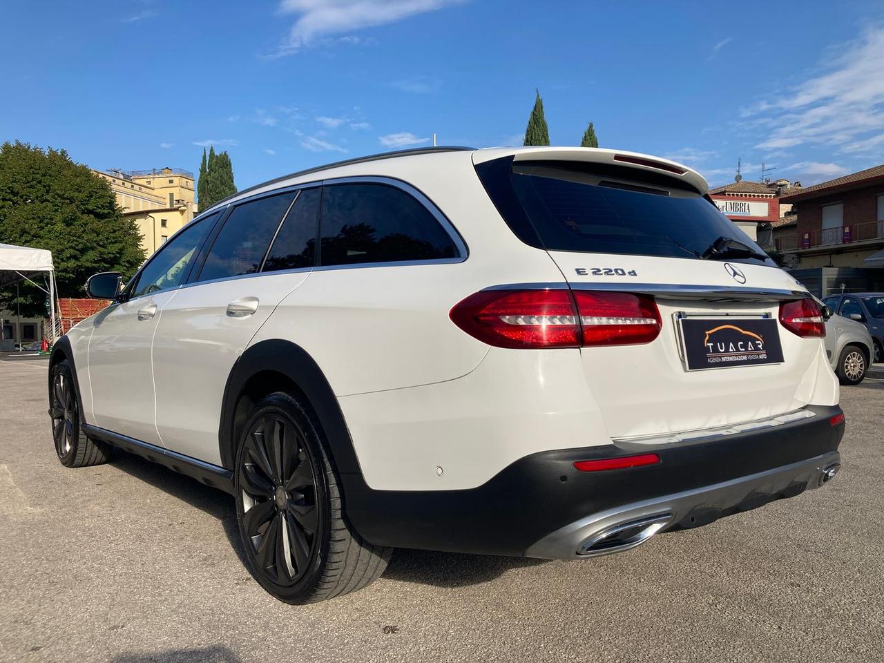 Mercedes-Benz E 220 E-Class E #6086