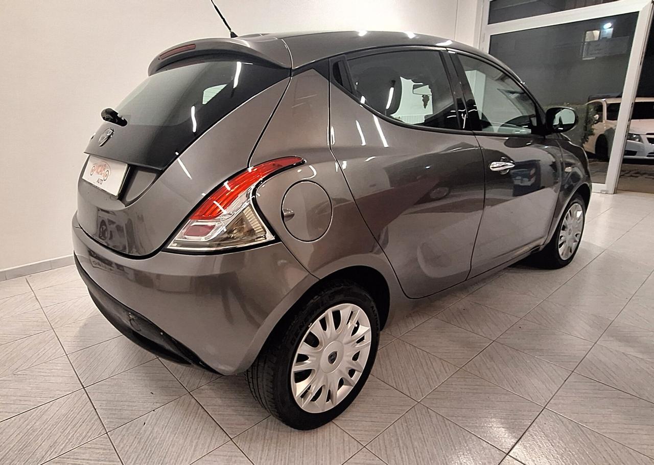 Lancia Ypsilon 1.3 MJT 16V 95 CV 5 porte S&S Silver