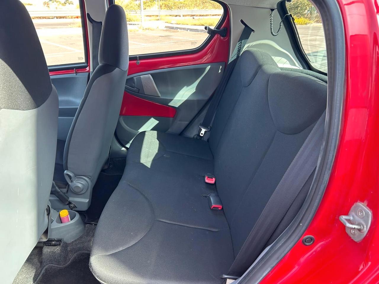 TOYOTA AYGO 1.0 BENZINA – 5 PORTE – SOLO 47.000 KM – CONDIZIONI DA VETRINA!