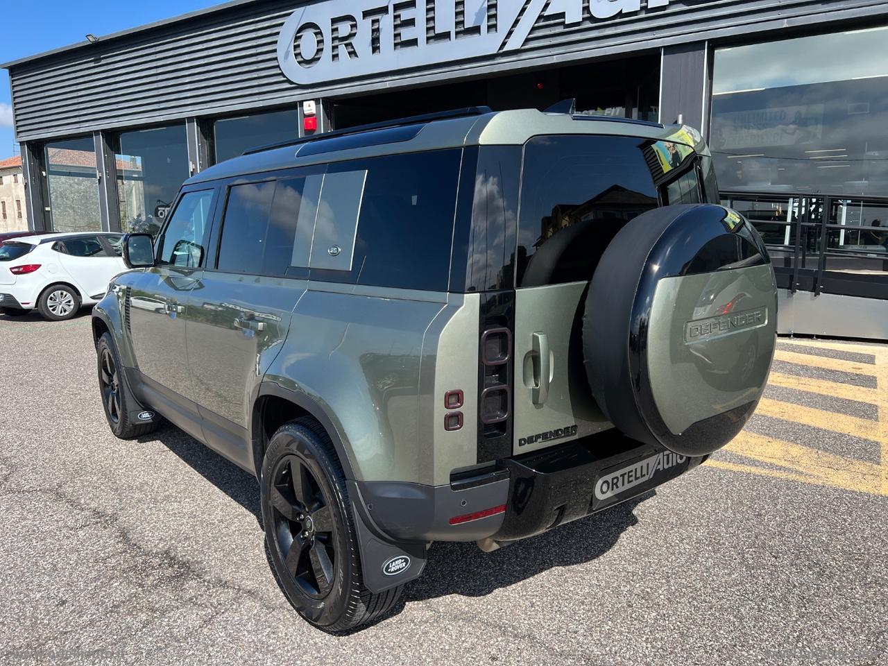 LAND ROVER Defender 110 3.0D I6 250 CV AWD Auto SE