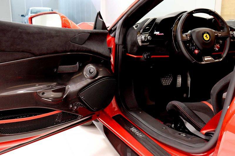 Ferrari 488 488 Pista