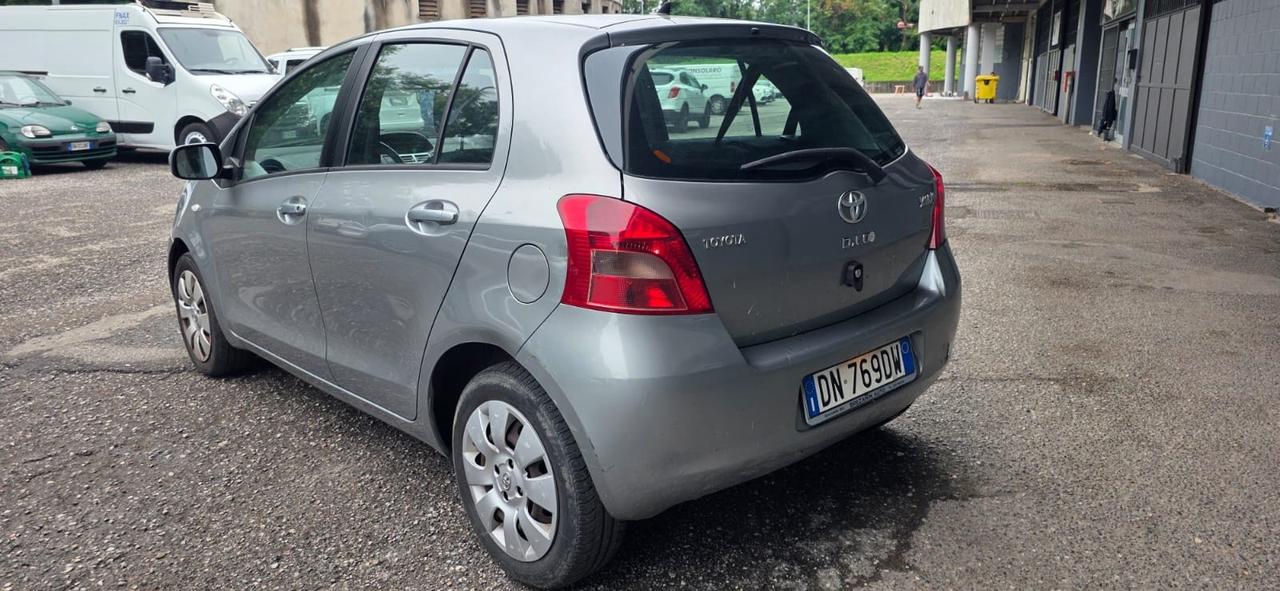 Toyota Yaris 1.0 5 porte Sol