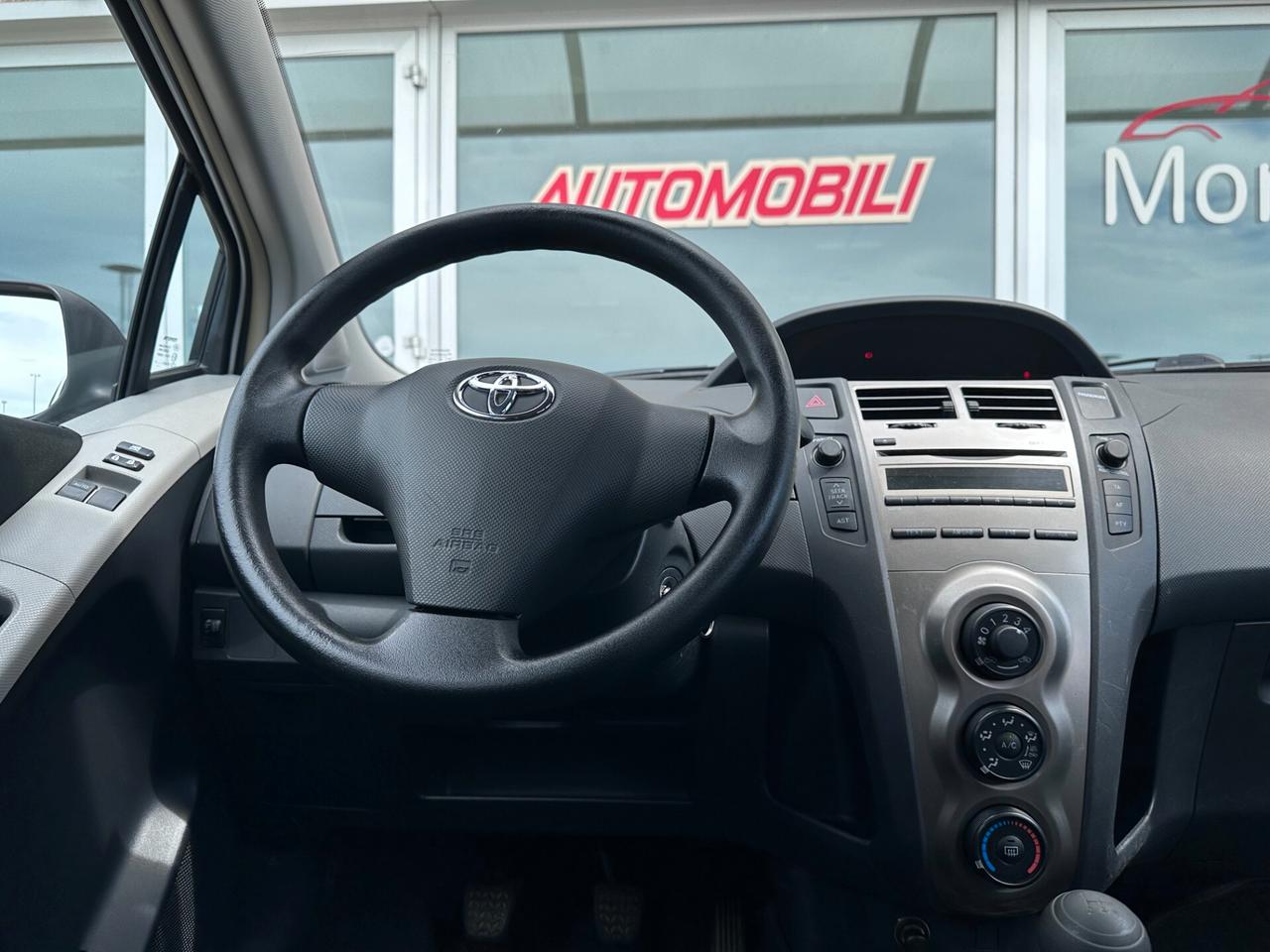 Toyota Yaris 1.0i 69CV 5PORTE! UNICO PROPRIETARIO! NEOPATENTATI