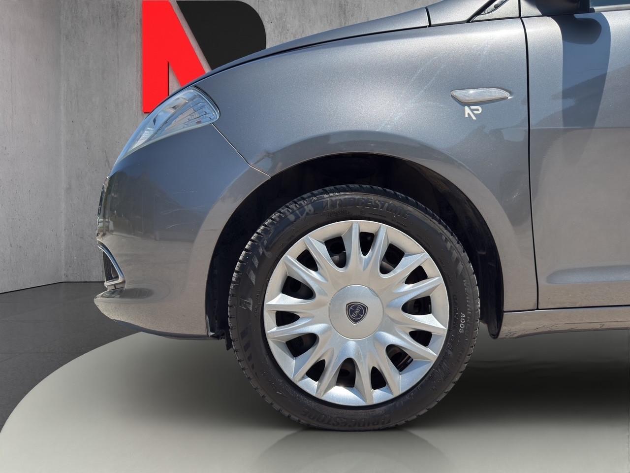 Lancia Ypsilon 1.2 69 CV 5 porte GPL Ecochic Gold