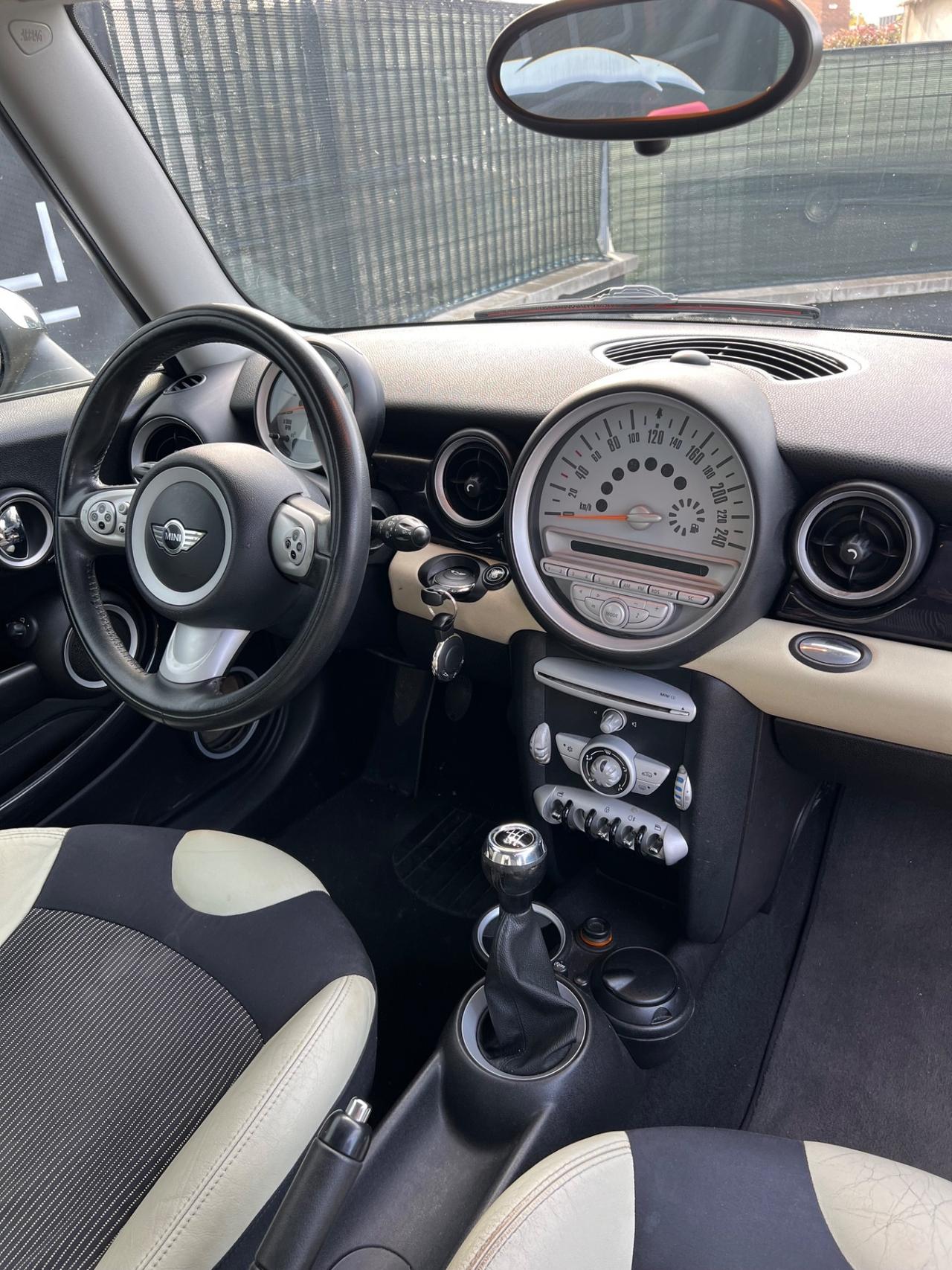 Mini 1.4 16V One Chili