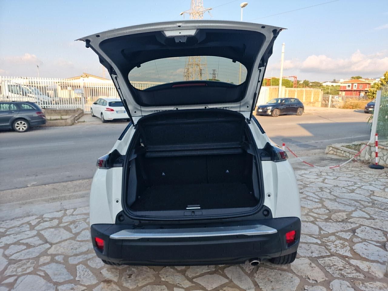 Peugeot 2008 BlueHDi 130 S&S EAT8 Allure Pack 2022