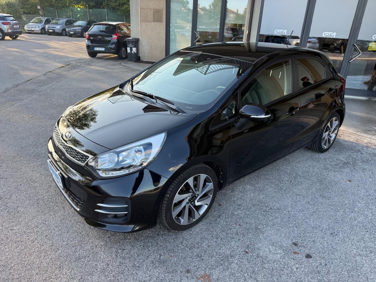Kia Rio 1.4 CRDi 5p - OK neopatentati