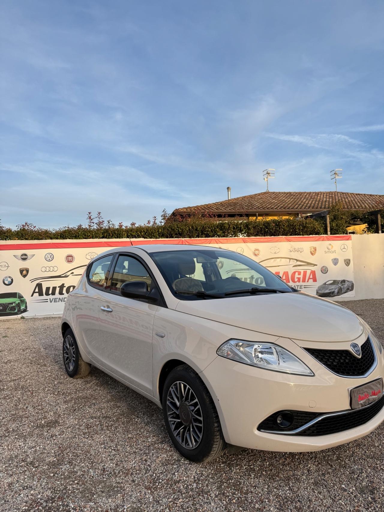 Lancia Ypsilon 1.2 69 CV 5 porte GPL Ecochic Gold
