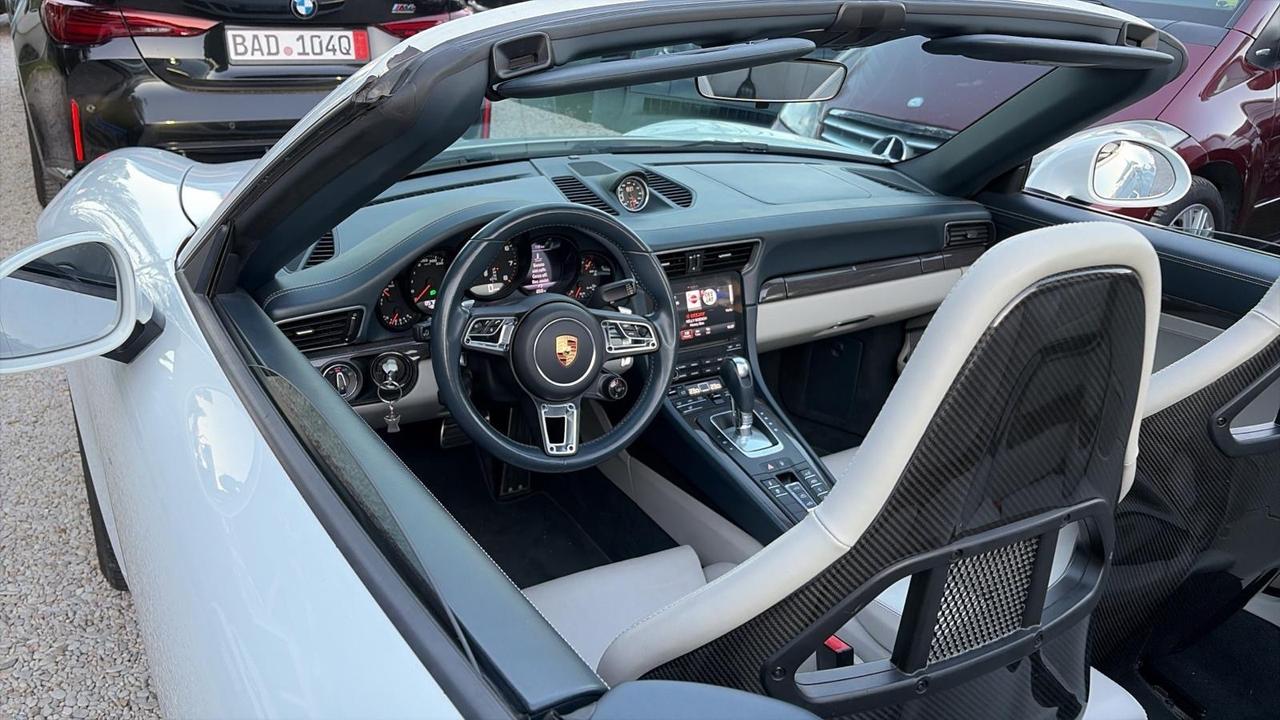Porsche 911 3.0 Carrera 4 GTS Cabriolet