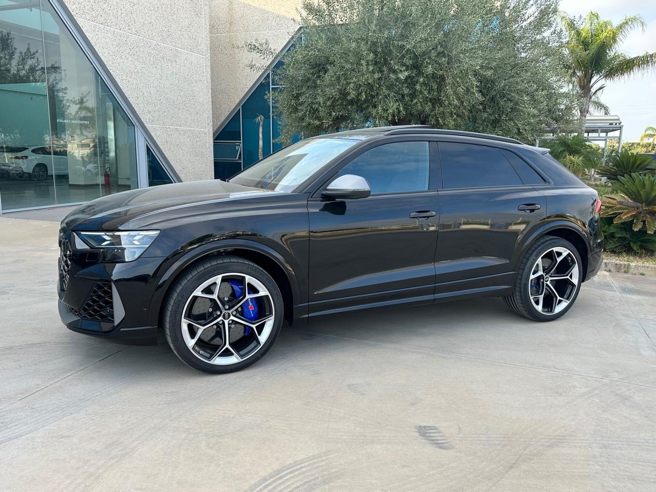 Audi RS Q8 performance possibilità noleggio no scoring