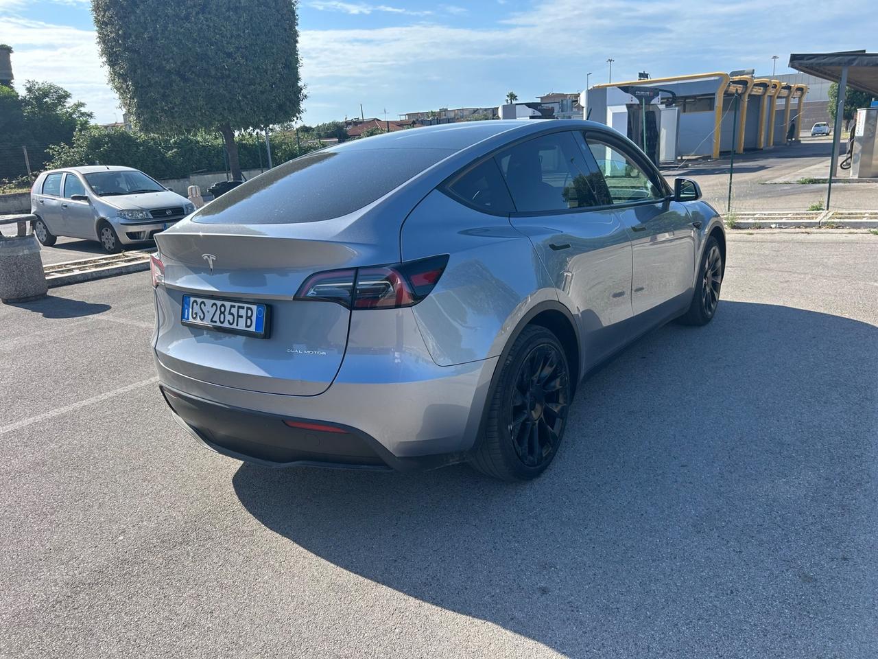 Tesla Model Y Long Range AWD