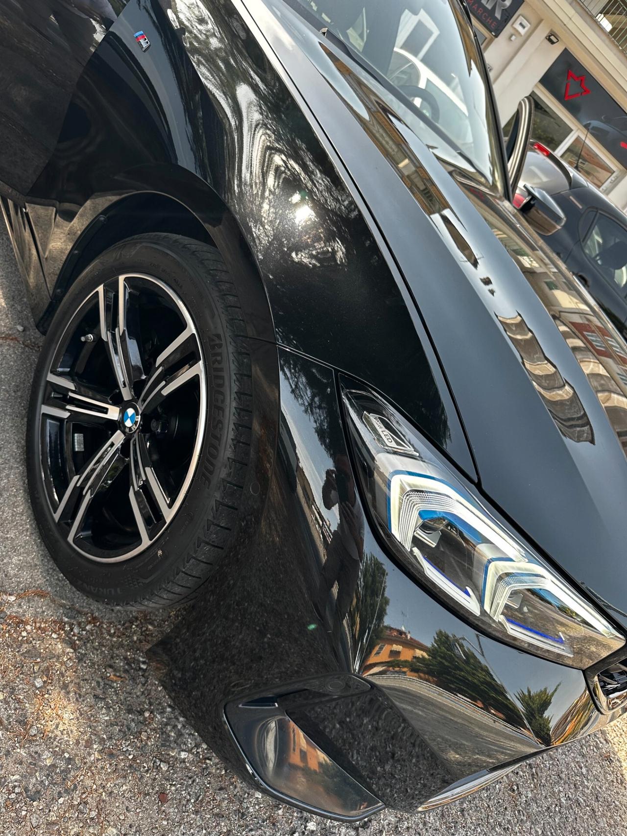 Bmw 318 d Touring M SPORT_PANORAMA_TOTAL BLACK_FARI oLED_HEAD-UP 320