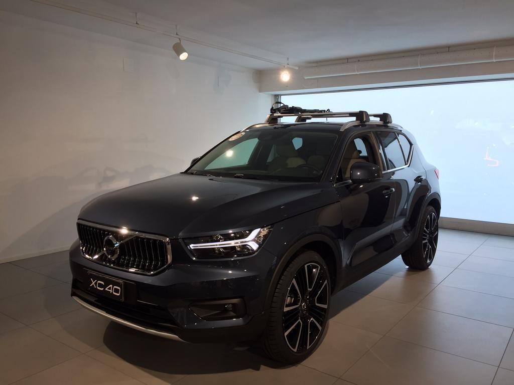 VOLVO XC40 T5 Recharge Plug-in Hyb. R-design NOLEGGIO LUNGO TERMINE