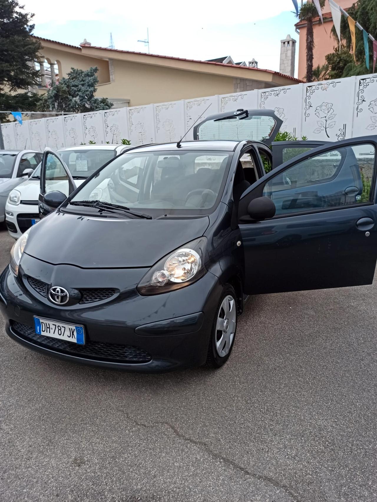 Toyota Aygo 1.0 12V VVT-i 5 porte Automatica