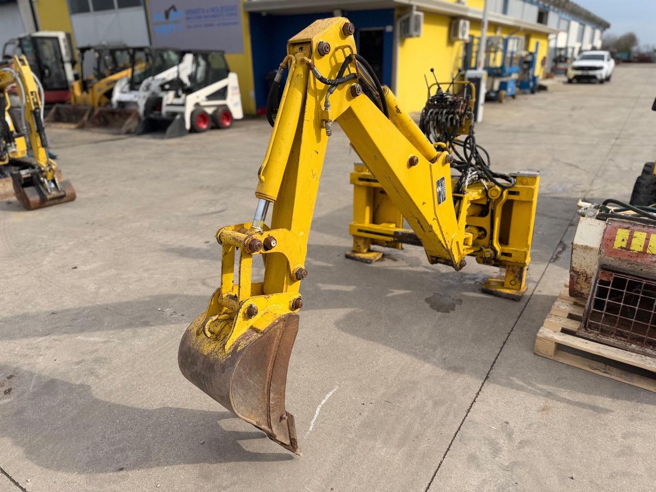 Mini pala GEHL SL 1625 con accessori