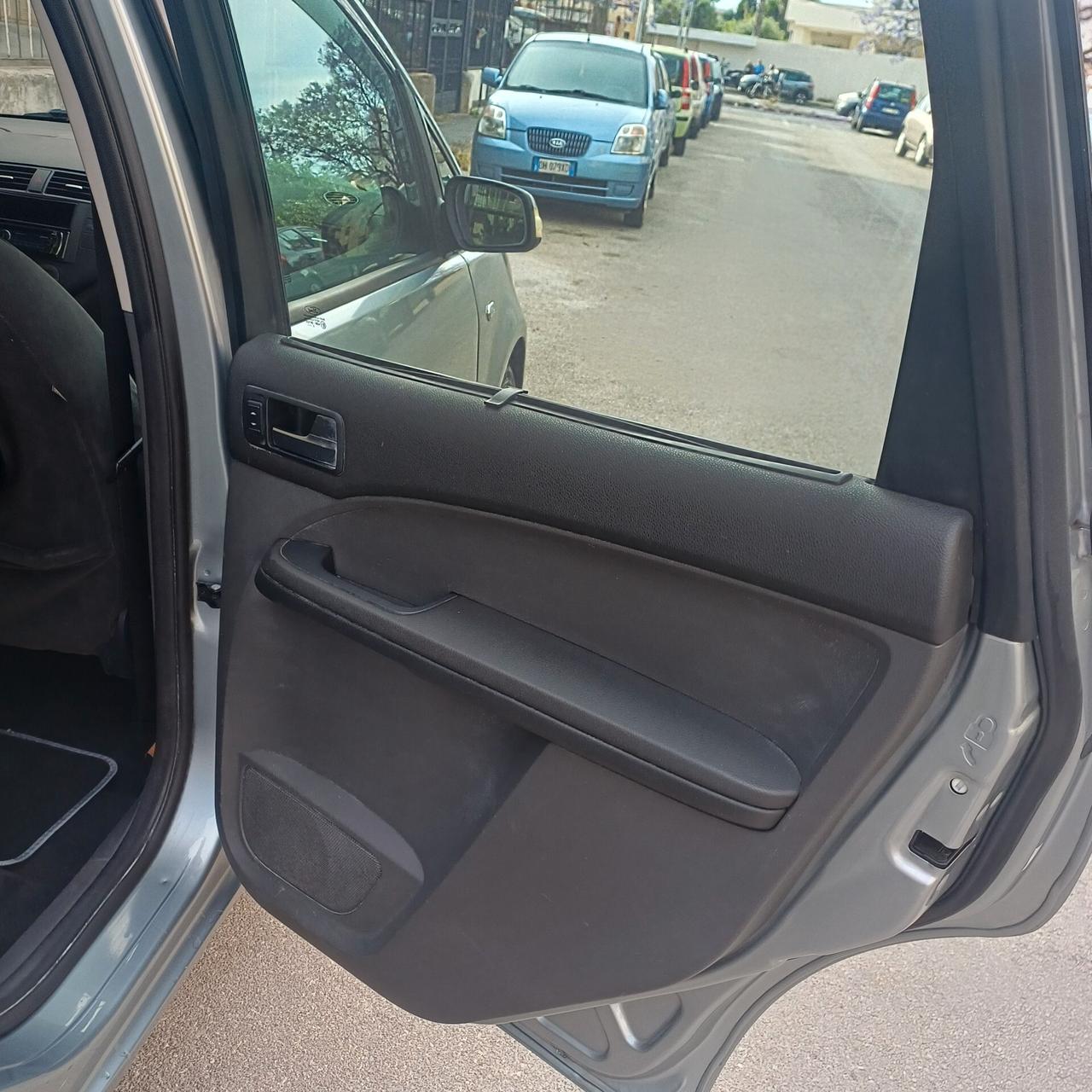 Ford Focus C-Max 1.6 TDCi (110CV) Ghia