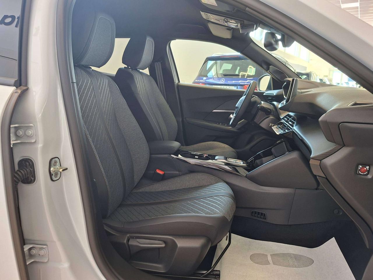 Peugeot 2008 1.2 hybrid ALLURE 145cv e-dcs6 KM ZERO !!!