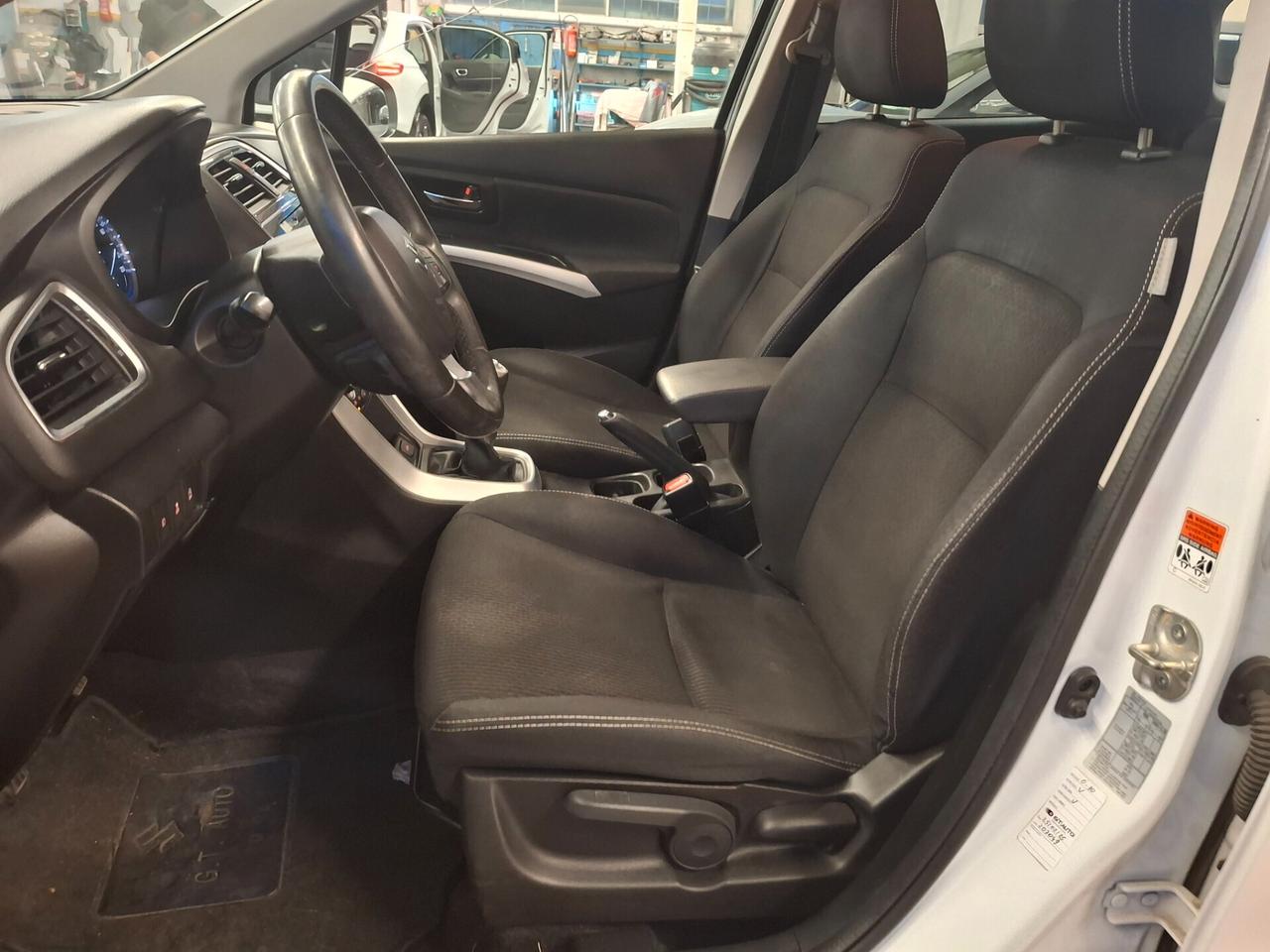 Suzuki S-Cross 1.6 DDiS Start&Stop Top-FARI LED-