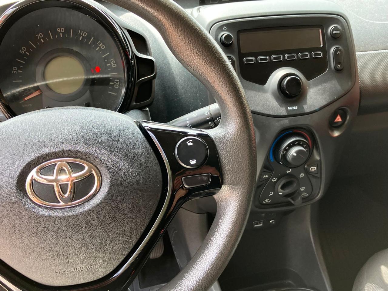 Toyota Aygo Connect 1.0 VVT-i 72 CV 5 porte x-cool MMT
