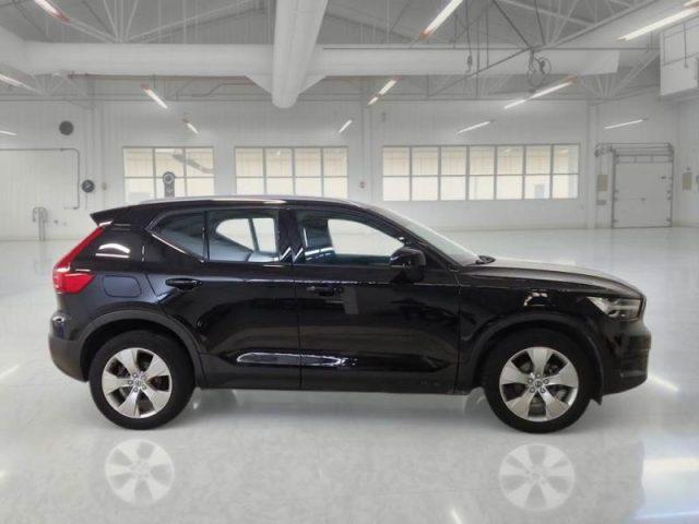 VOLVO XC40 T2 Momentum (AUTOCARRO N1)