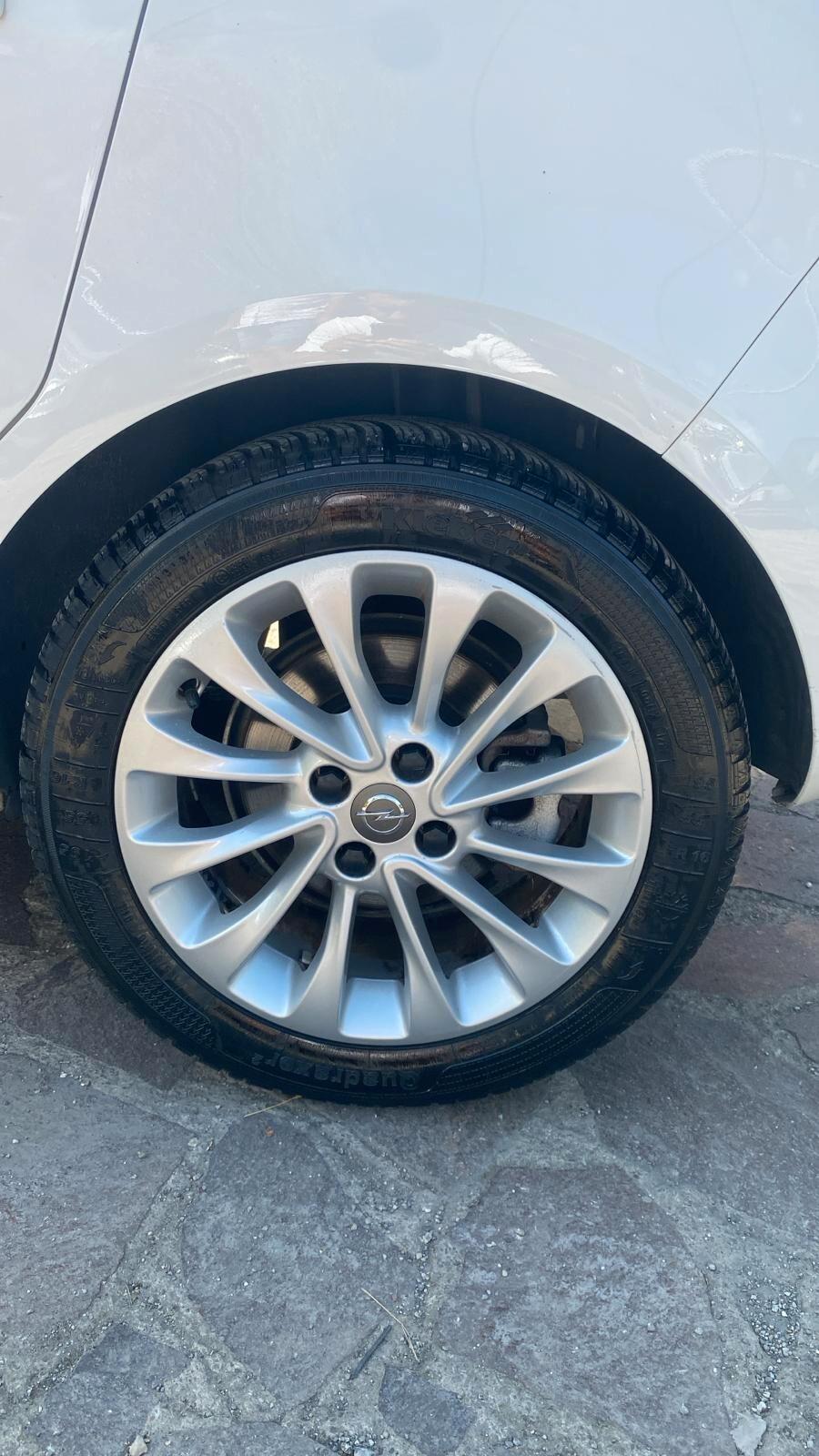 Opel Corsa 1.3 AUTOMATICA/NEOPATENTATI