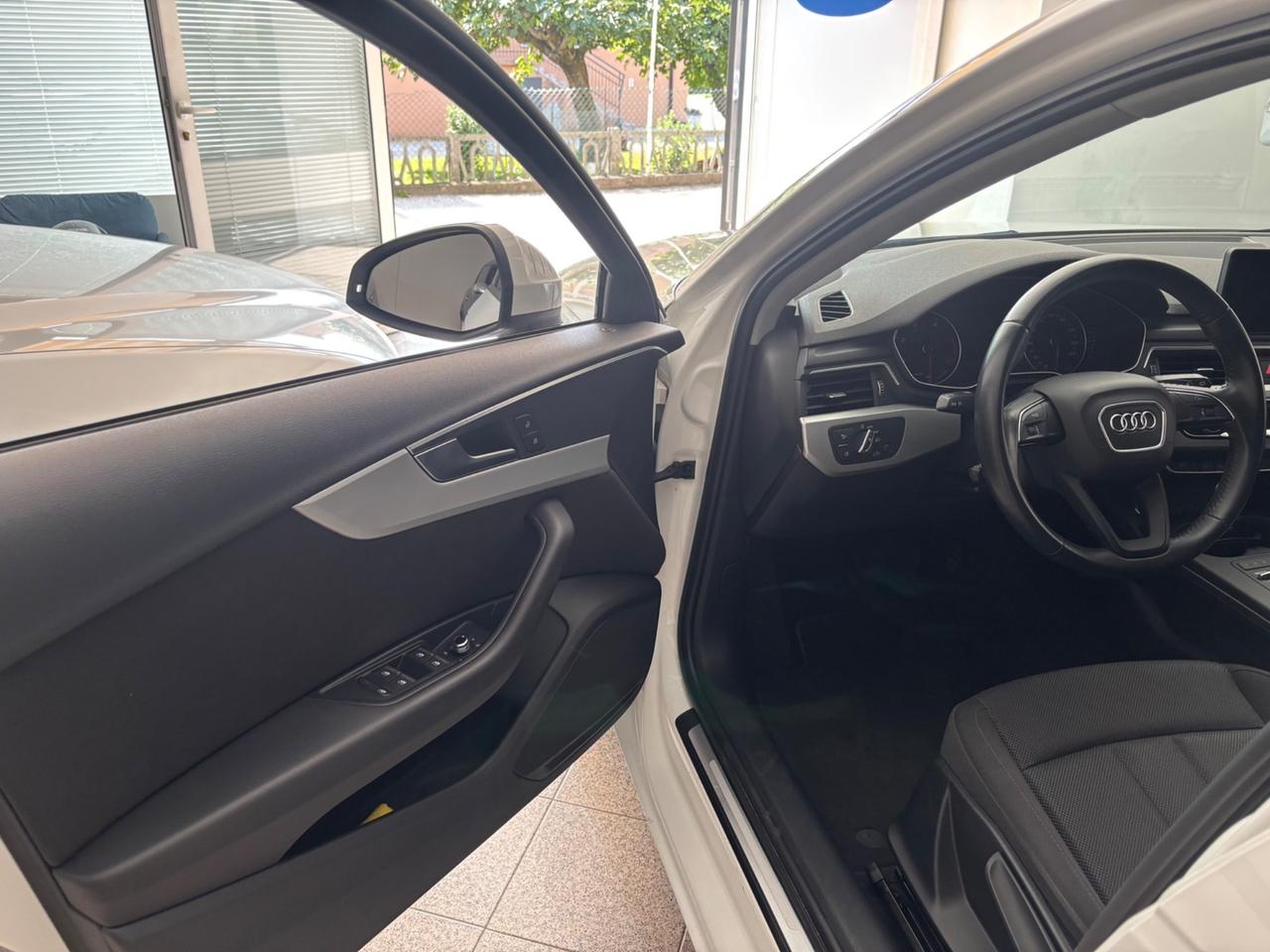 Audi A4 Avant 2.0 TDI 150 CV ultra S tronic Sport