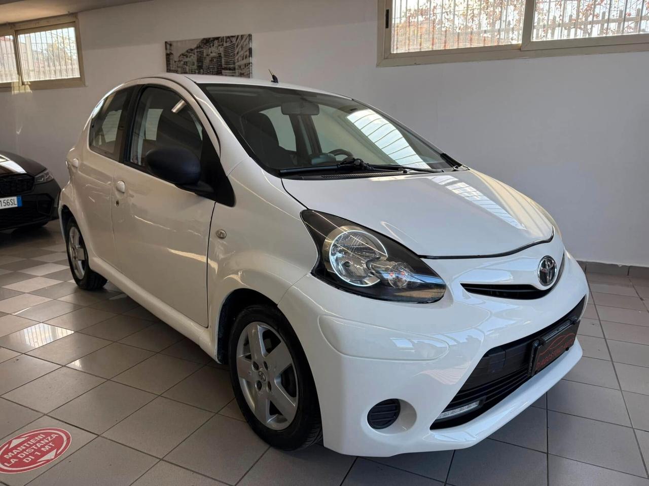 Toyota Aygo 1.0 12V VVT-i 5 porte Lounge Connect