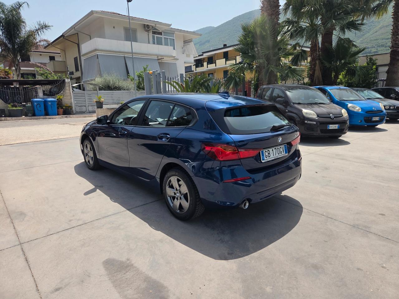 Bmw 1 F40 116d 5p. Business Advantage - 2020 DA VETRINA