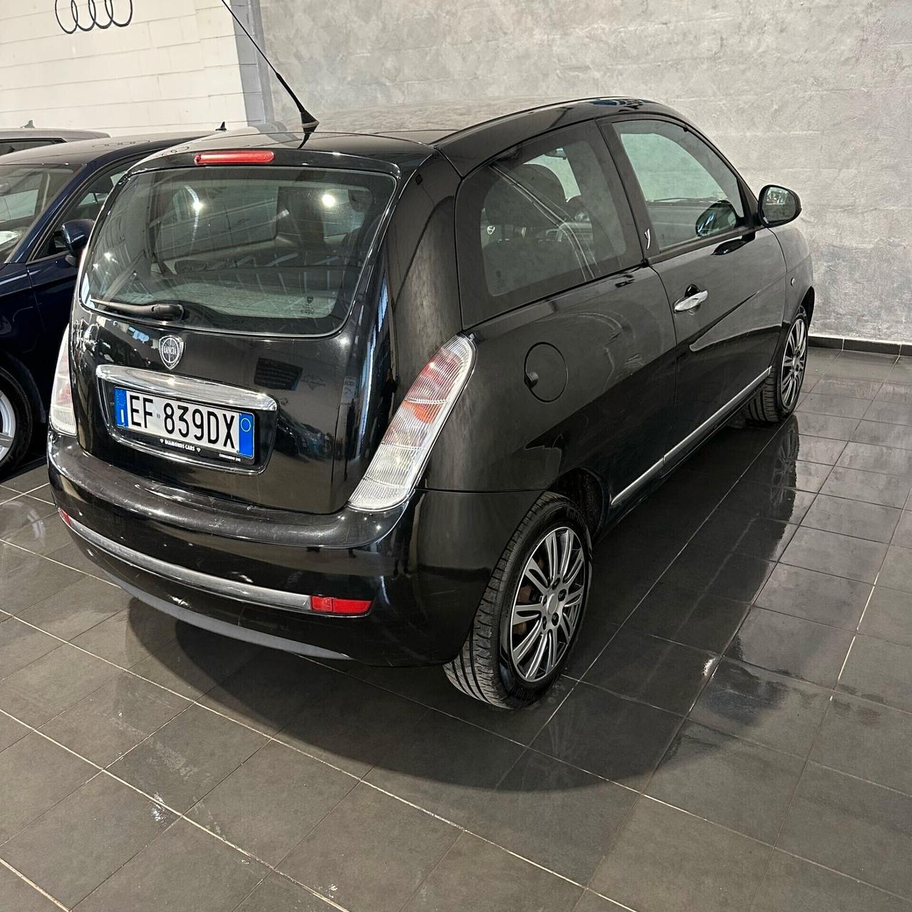 Lancia Ypsilon 1.2 69 CV New Oro