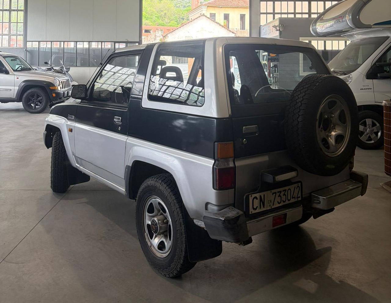 Daihatsu Feroza 1.6 Resin-top DX