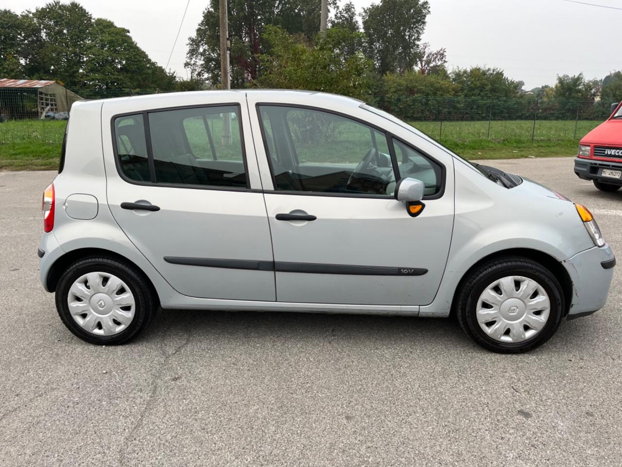 Renault Modus 1.2 16V Luxe Privilège