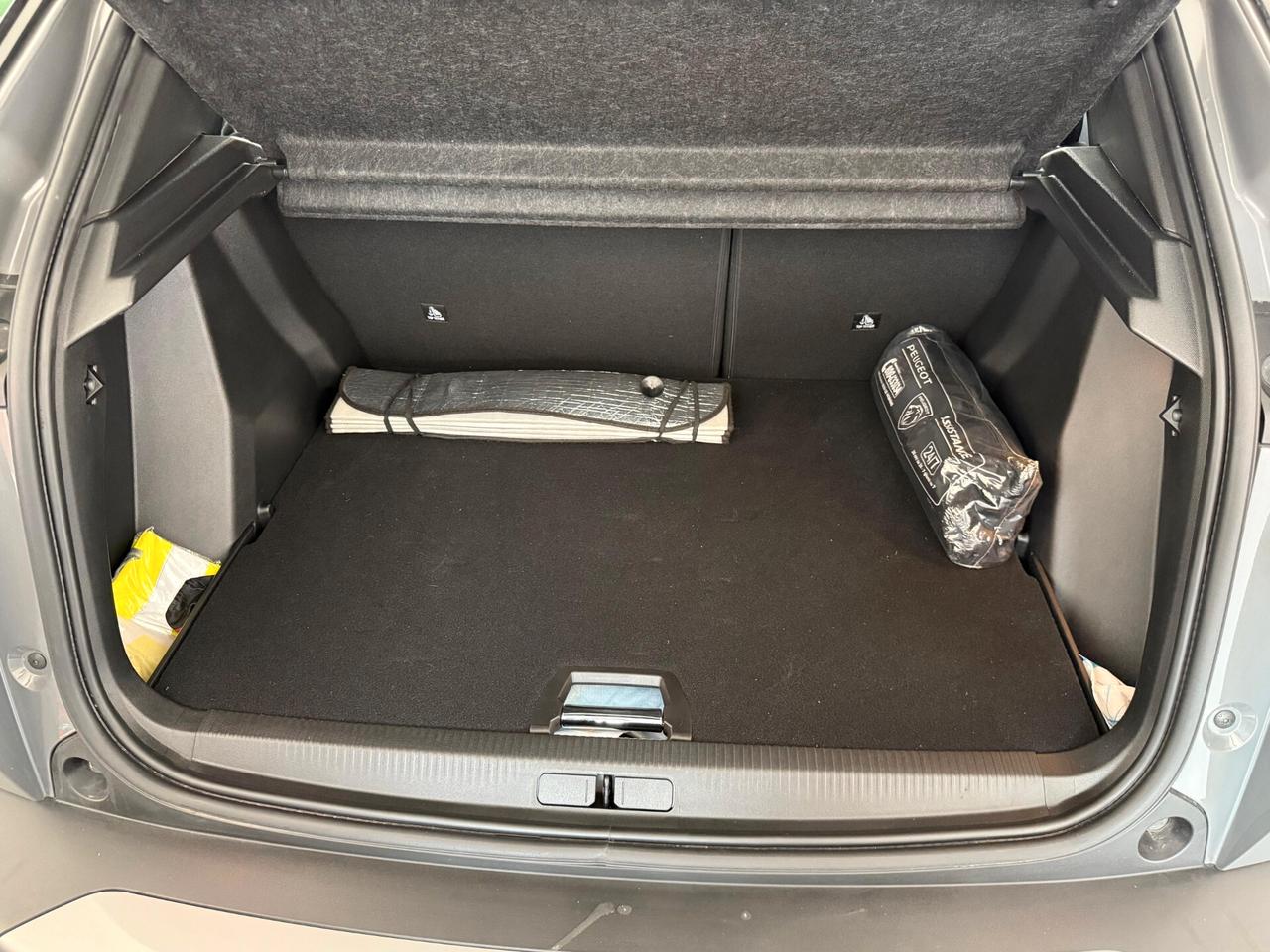 Peugeot 2008 motore elettrico 156 CV GT