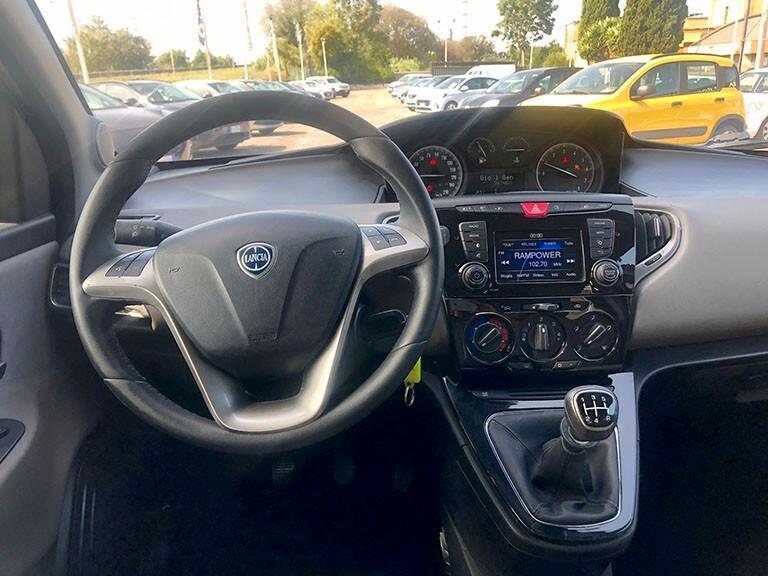 Lancia Ypsilon 1.2 69 CV 5 porte Silver