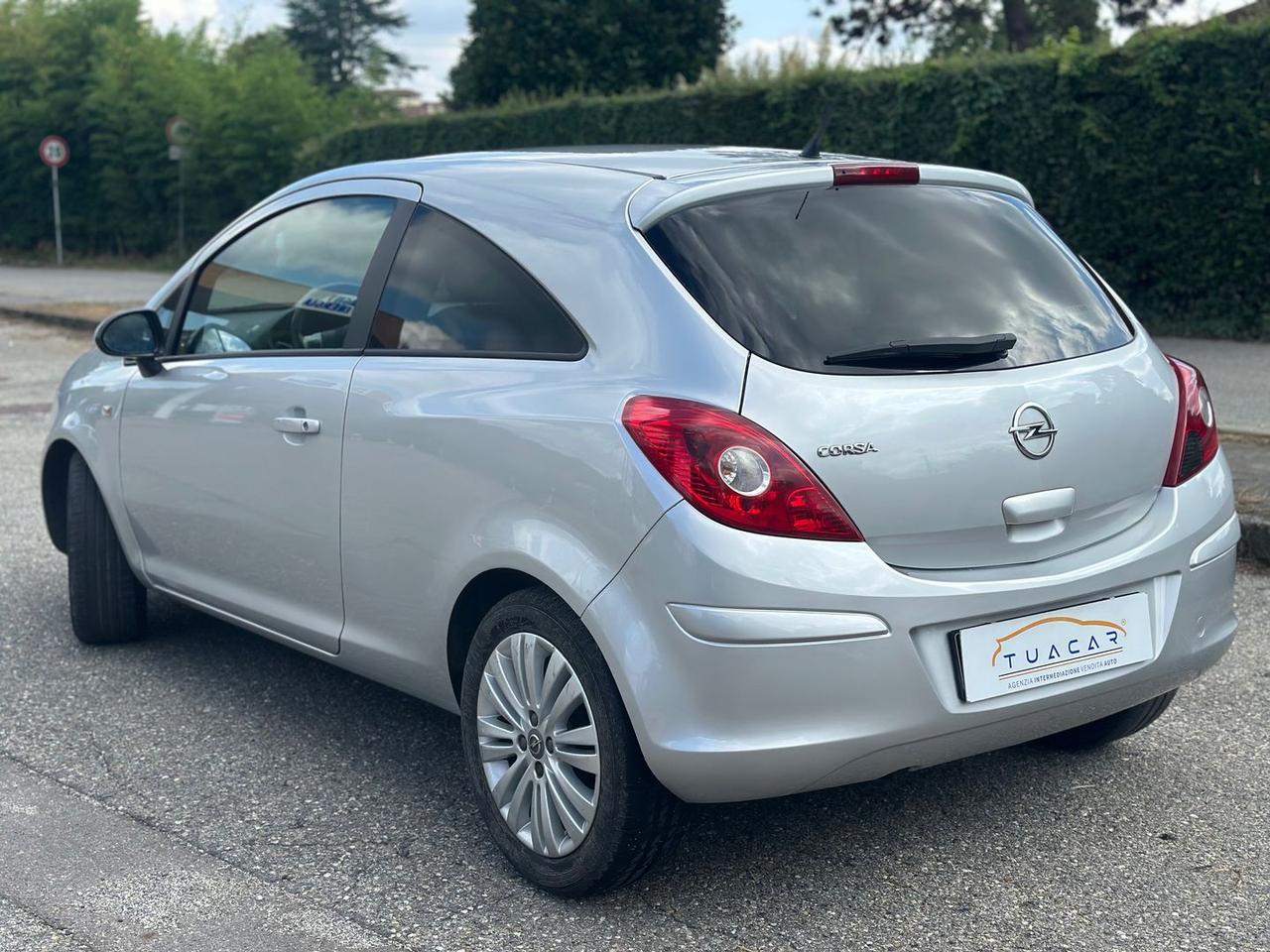 Opel Corsa Cosmo 1.2 Eco FLEX #6774