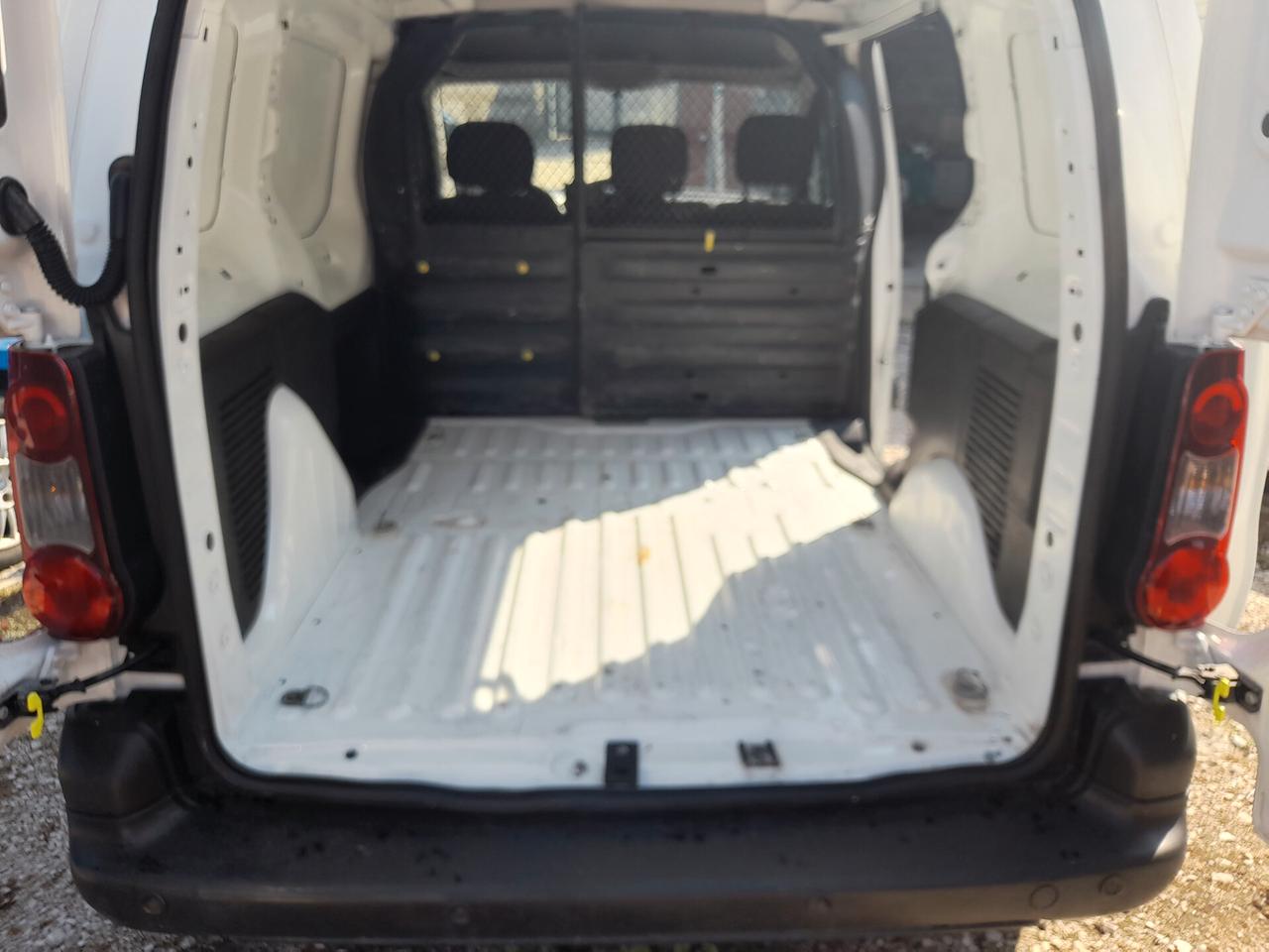 Peugeot Partner 1.6 100CV 3 posti anno 2017