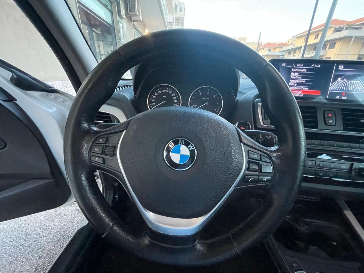 Bmw 118 118d 5p. Advantage