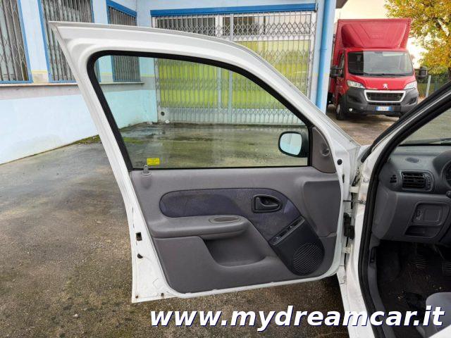 RENAULT Clio 1.2 cat 5 porte Expression