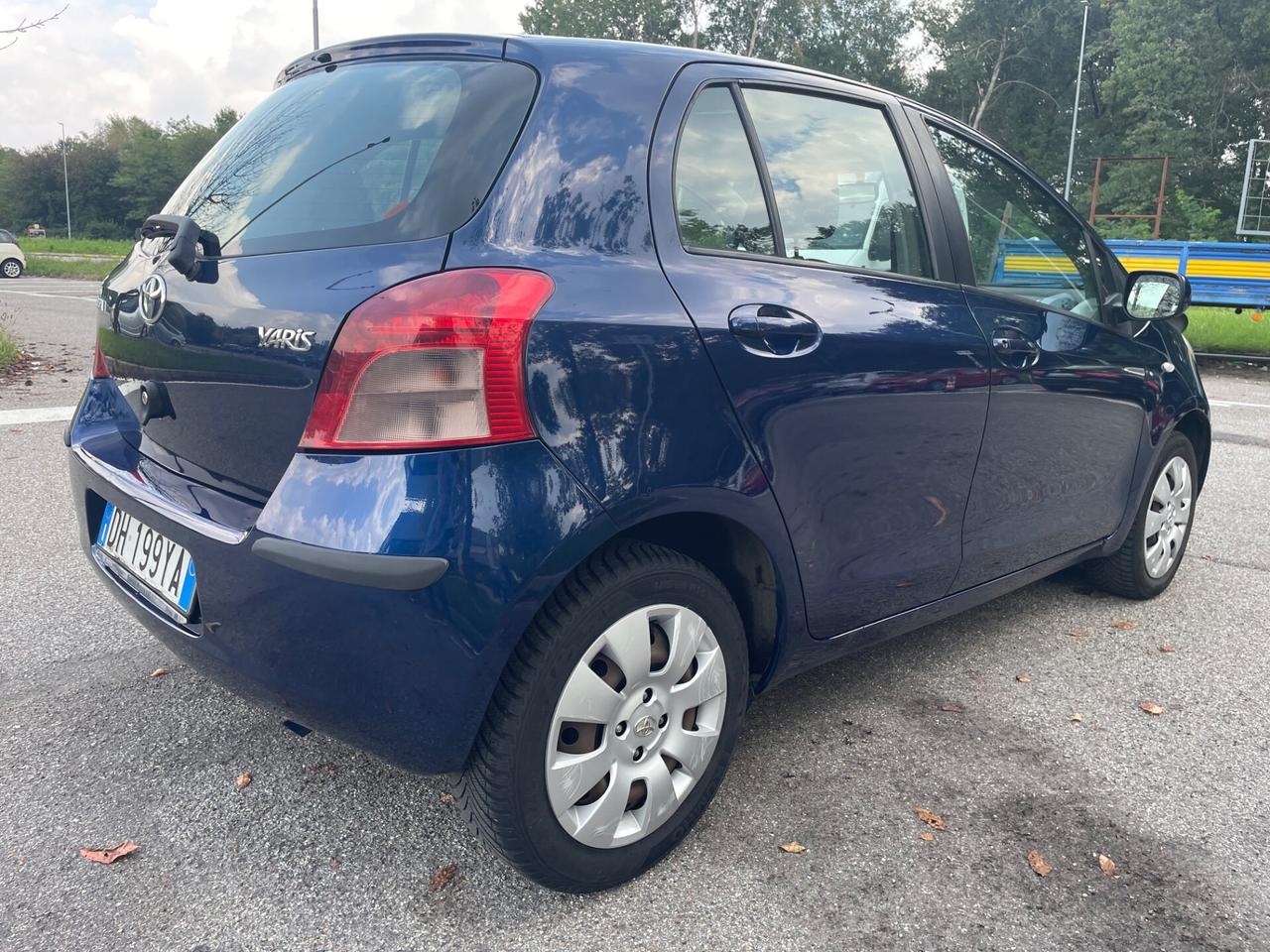 Toyota Yaris 1.0 5 porte*Neopatentati*