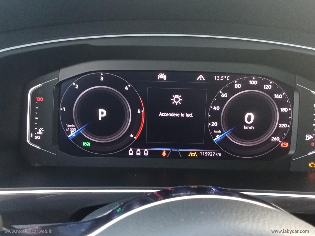 VOLKSWAGEN Tiguan 2.0 TDI 150CV SCR DSG R-Line TETTO APRIBILE