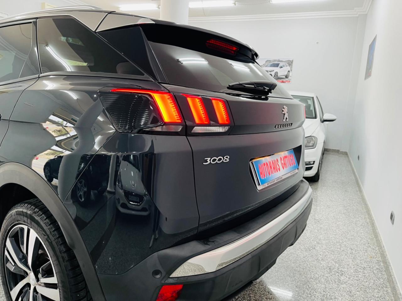 Peugeot 3008 BlueHDi 150cv Allure anno 2018 full optional